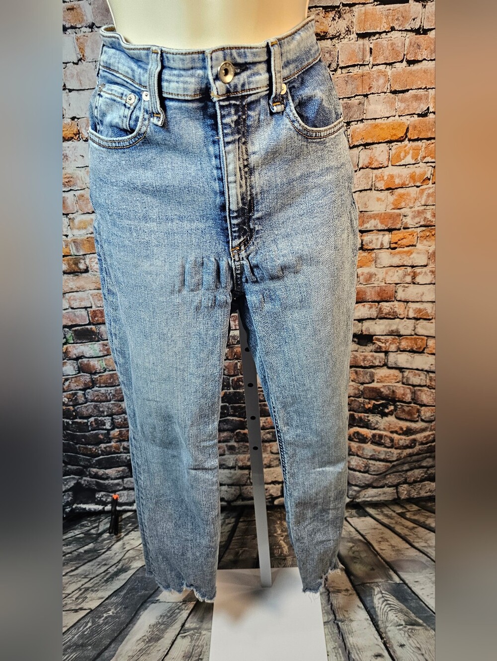 Rag & Bone High Rise Straight Crop Jeans Size 27 Light Wash Raw Hem 100% Cotton
